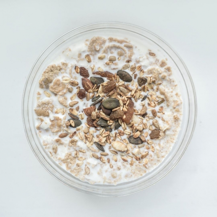 Müsli ja mandlipiim