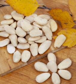 Mandlid kooritud 1kg, mahe