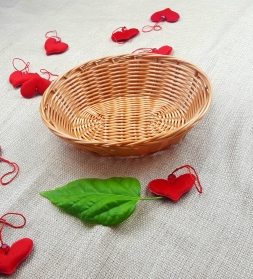 Punutud  korv ovaalne 21*17 *6 cm